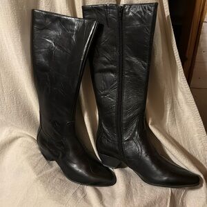 Josef Seibel brand new never worn black leather boots